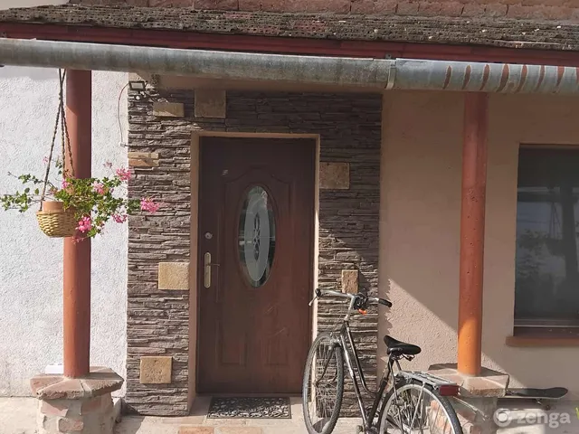 Eladó ház Ászár 93 nm