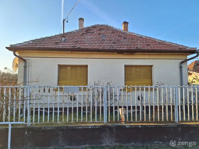 Eladó ház Újszilvás, Babits Mihály 80 nm