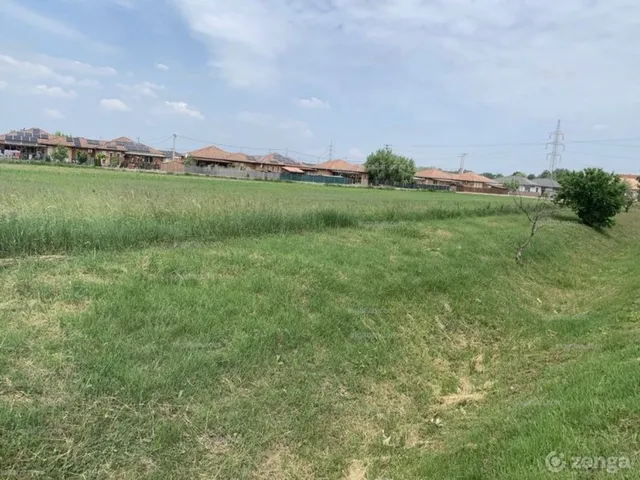 Eladó telek Taksony 8422 nm