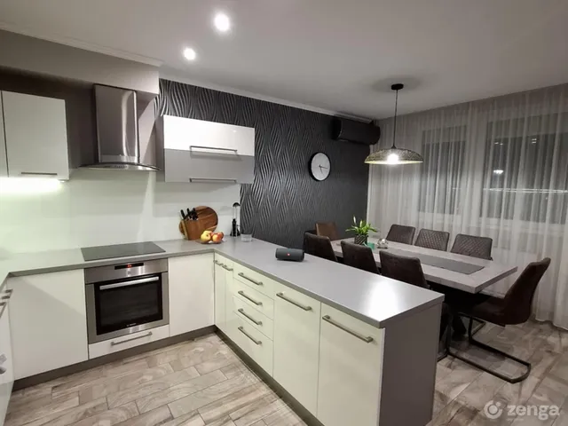 Eladó lakás Kecskemét, Belváros 72 nm