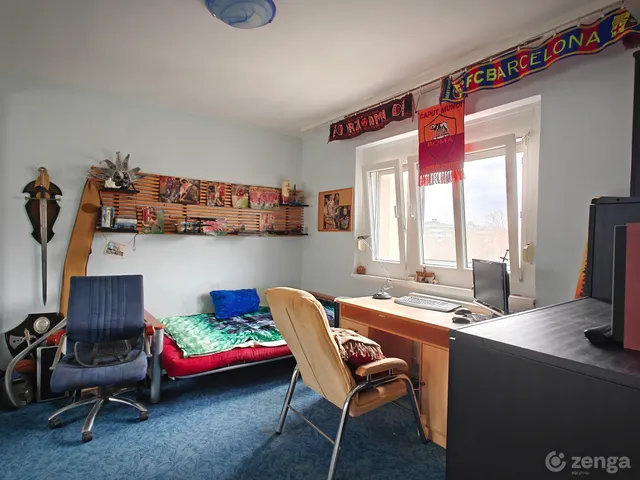 Eladó lakás Paks, Lakótelep 75 nm