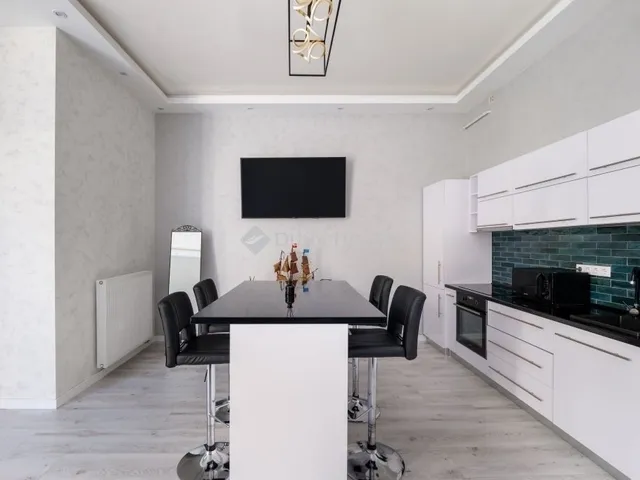 Eladó üdülő és hétvégi ház Budapest VI. kerület 88 nm