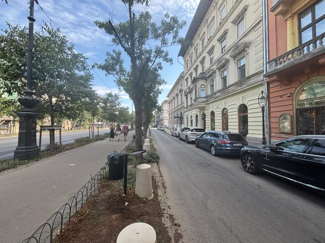 Eladó kereskedelmi és ipari ingatlan Budapest VI. kerület 50 nm