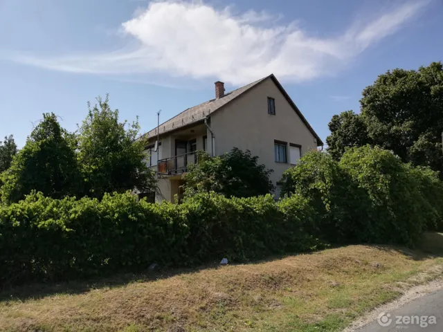 Eladó ház Perbál 142 nm