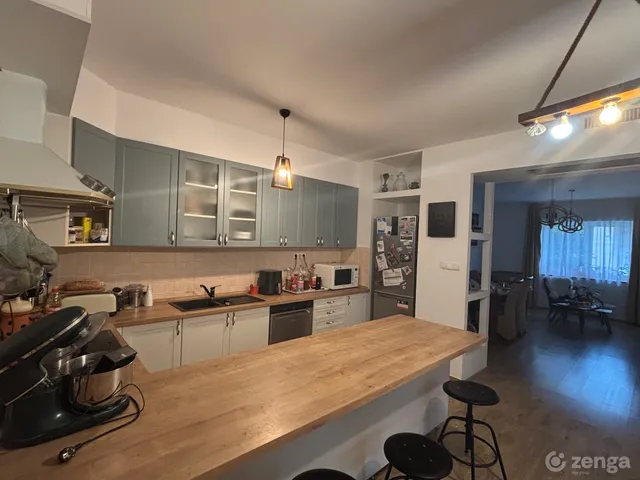 Eladó ház Zsámbék 238 nm