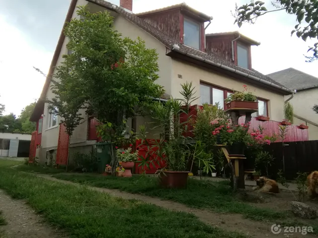 Eladó ház Gégény 209 nm