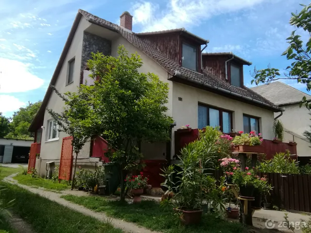 Eladó ház Gégény 209 nm
