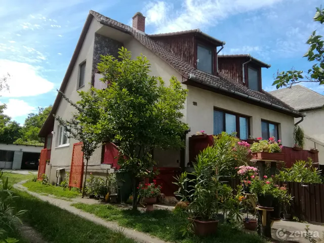 Eladó ház Gégény 209 nm