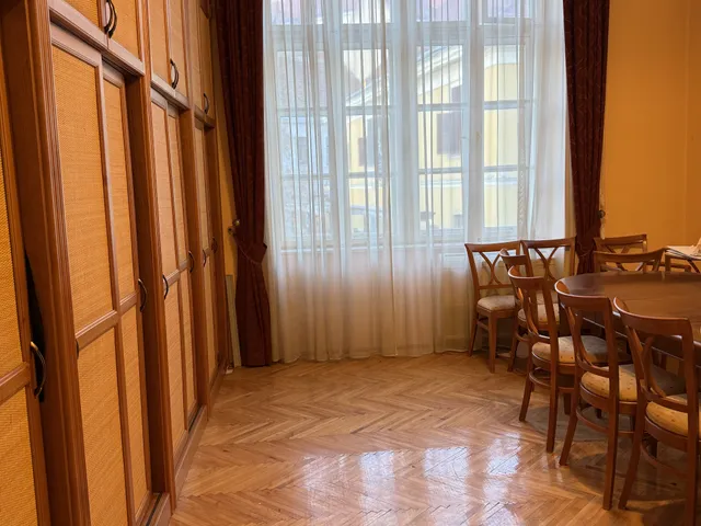 Eladó lakás Pécs 208 nm