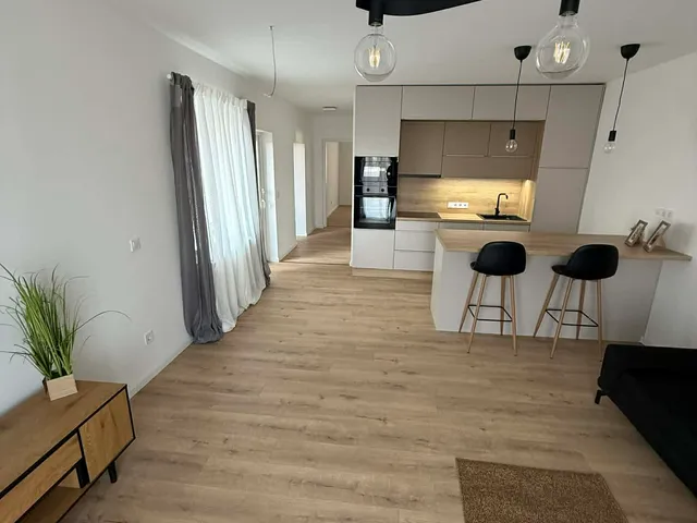 Eladó lakás Pécs 160 nm