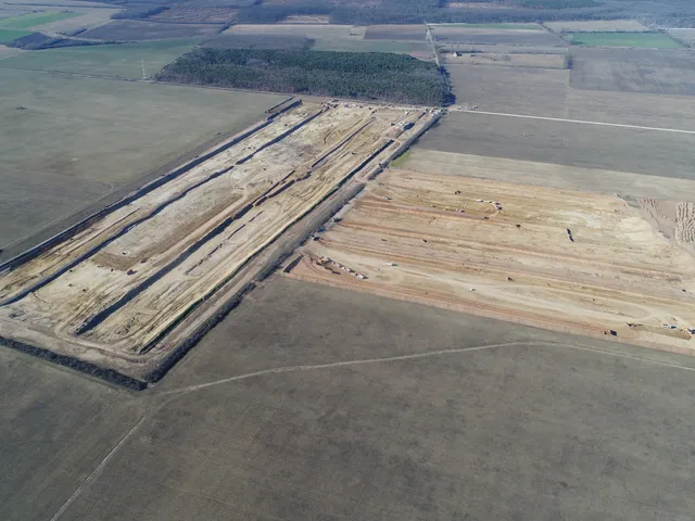 Eladó kereskedelmi és ipari ingatlan Himod 520000 nm