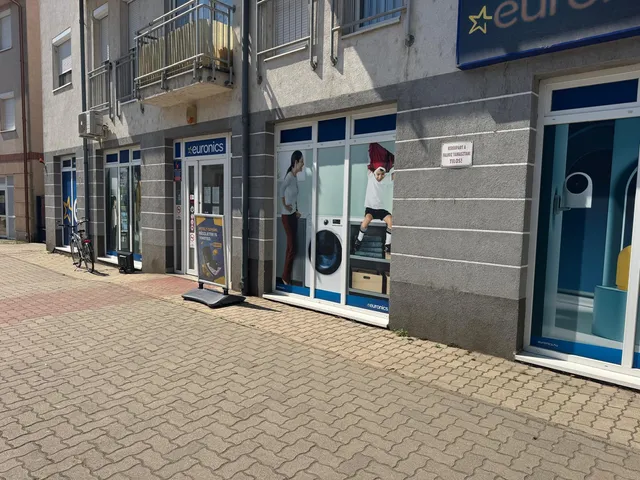 Eladó kereskedelmi és ipari ingatlan Kapuvár, Városközpont 233 nm