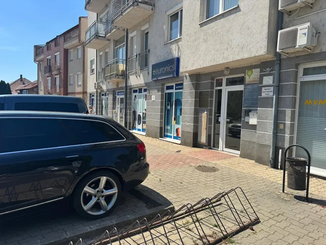Eladó kereskedelmi és ipari ingatlan Kapuvár, Városközpont, Gesztenye sor 5 233 nm