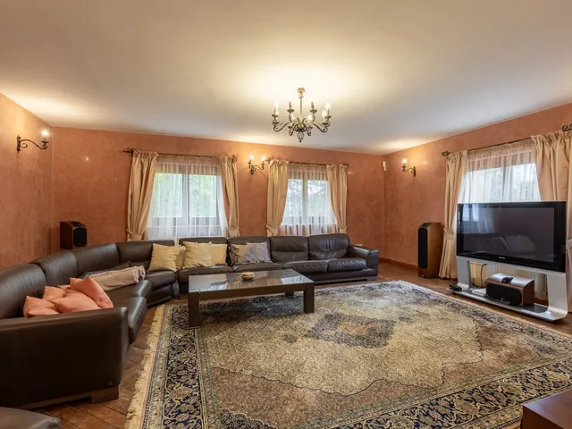 Eladó ház Nagykovácsi, Tücsök utca 300 nm