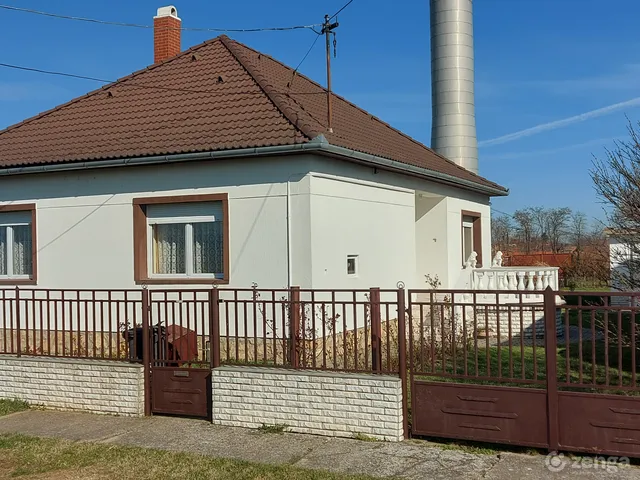Eladó ház Bonyhád, Szecska 146 nm