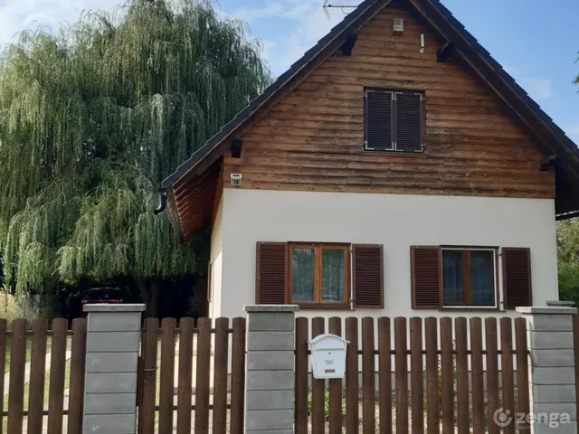 Eladó ház Tiszacsege 90 nm