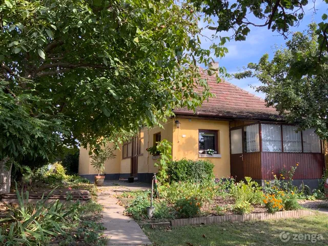 Eladó ház Pécel 74 nm