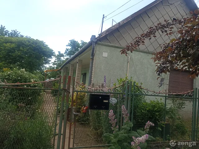 Eladó ház Cece 95 nm