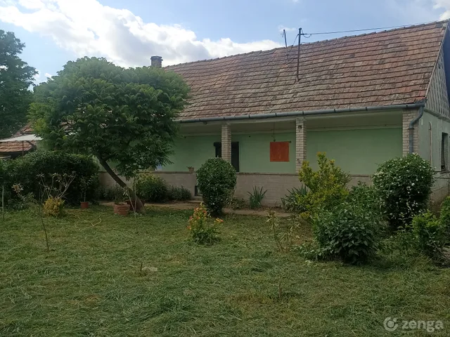 Eladó ház Cece 95 nm