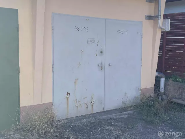 Eladó garázs Dunaújváros 19 nm