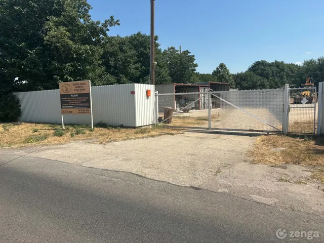 Eladó kereskedelmi és ipari ingatlan Nagyvenyim 300 nm