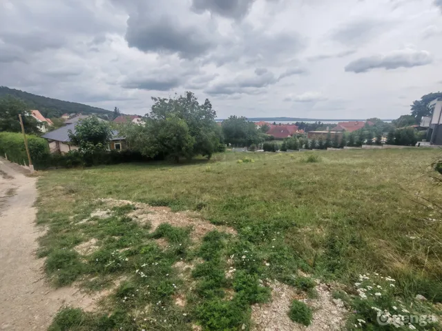 Eladó telek Vonyarcvashegy 1481 nm