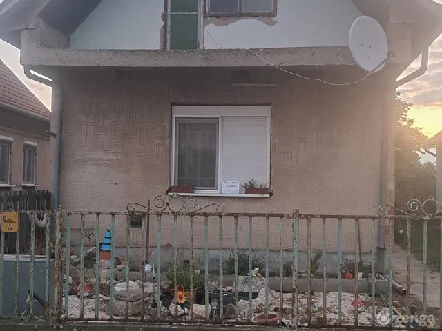 Eladó ház Tiszaszőlős 82 nm