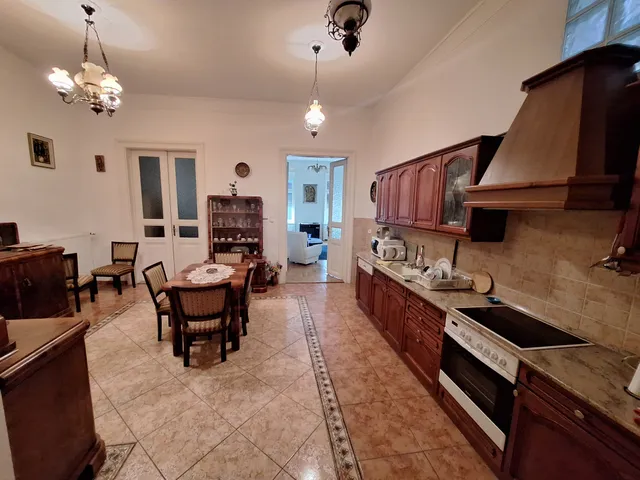 Kiadó lakás Budapest II. kerület 100 nm