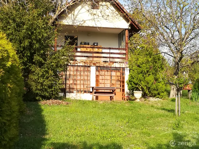 Eladó mezőgazdasági ingatlan Pécs, Kerékhegy 28 nm