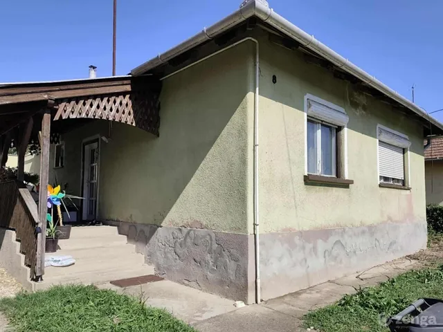 Eladó ház Sárisáp 100 nm