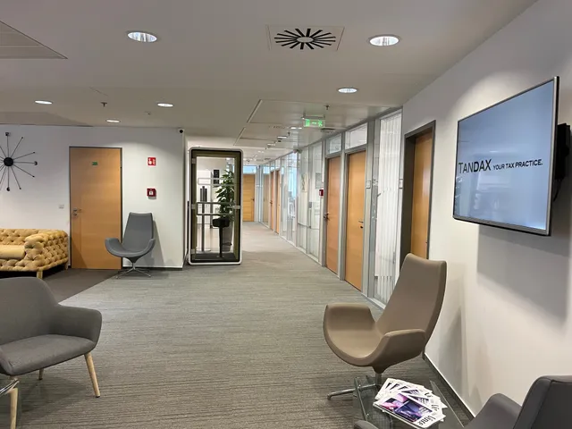 Kiadó kereskedelmi és ipari ingatlan Budapest V. kerület, Bank negyed, Széchenyi István tér 7-8 10 nm