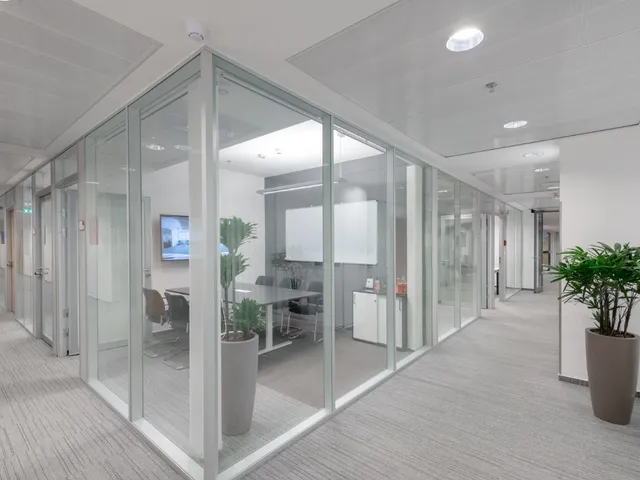 Kiadó kereskedelmi és ipari ingatlan Budapest V. kerület, Bank negyed, Széchenyi István tér 7-8 15 nm