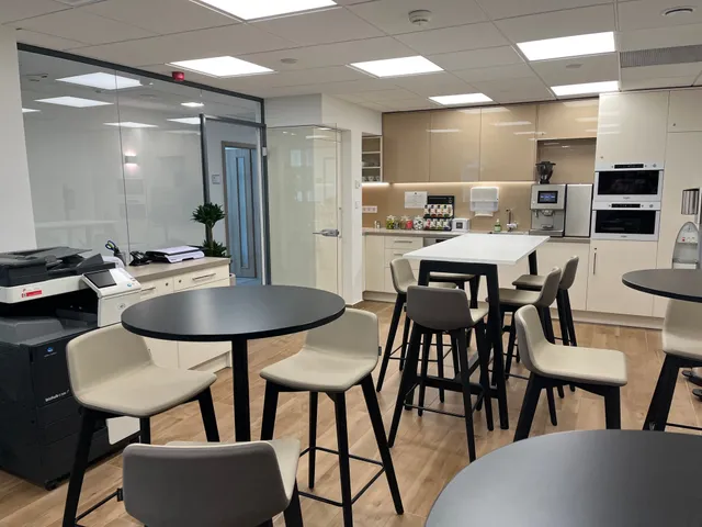 Kiadó kereskedelmi és ipari ingatlan Budapest II. kerület, Alkotás utca 53. 25 nm