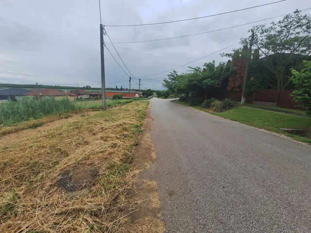 Eladó telek Onga, Újtelep 742 nm