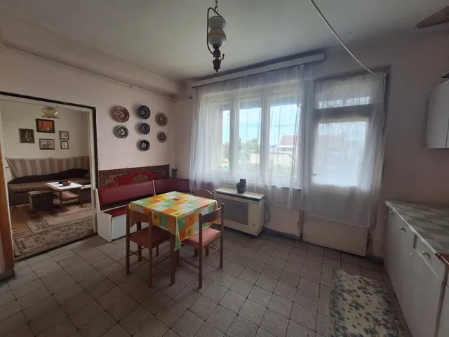 Eladó lakás Edelény 72 nm