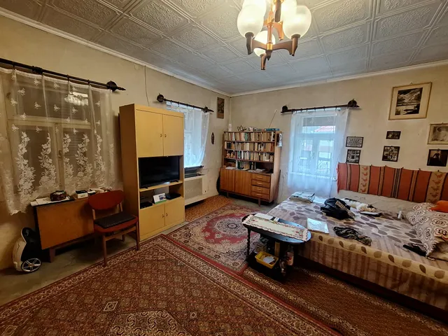 Eladó ház Parasznya 45 nm