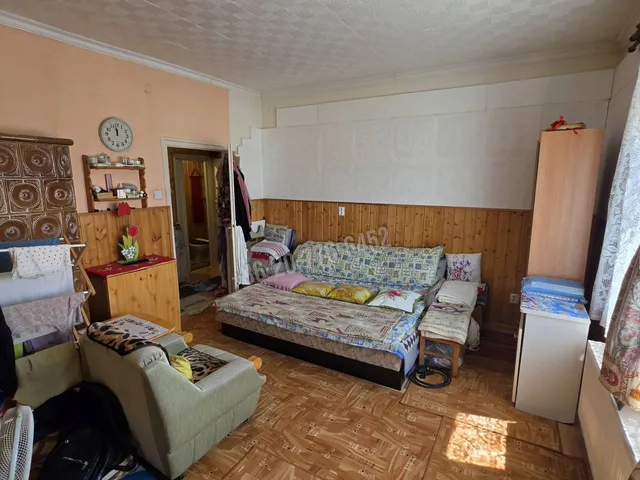 Eladó lakás Tát 44 nm