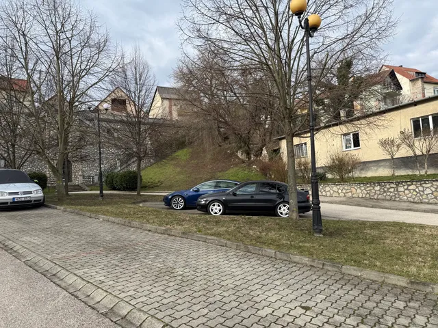 Eladó lakás Dorog, Falu 42 nm