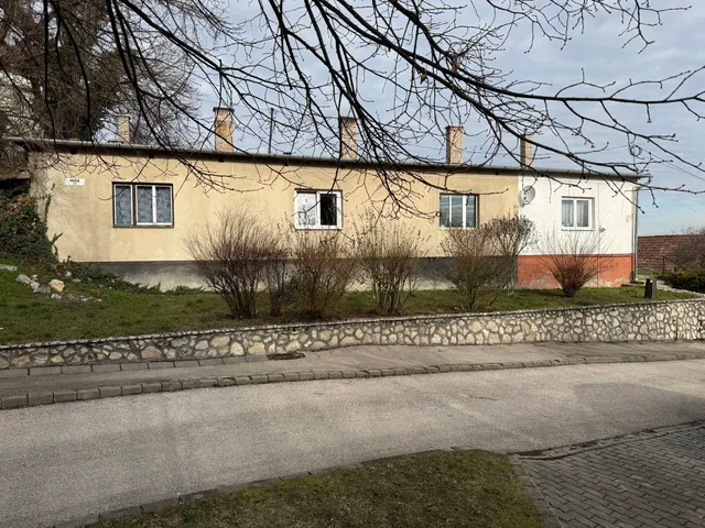 Eladó lakás Dorog, Falu, Kálvária köz 22 42 nm