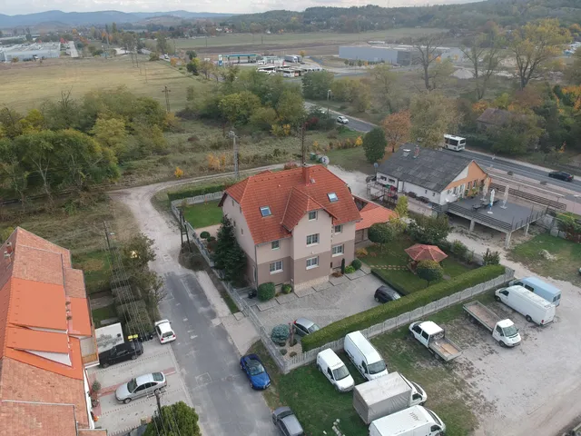 Eladó kereskedelmi és ipari ingatlan Dorog, Kolónia, Eötvös utca 43 520 nm