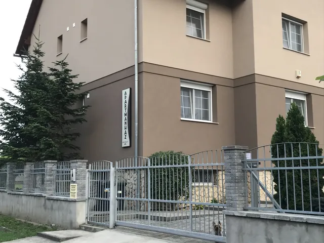 Eladó kereskedelmi és ipari ingatlan Dorog, Kolónia, Eötvös utca 43 520 nm