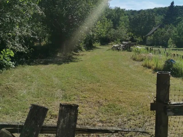 Eladó telek Dorog, Akna, Aranyhomoki dűlő 2100 nm