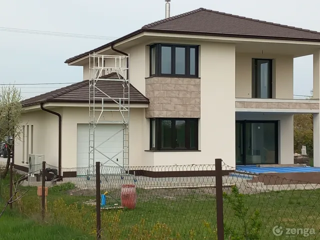 Eladó ház Délegyháza 270 nm