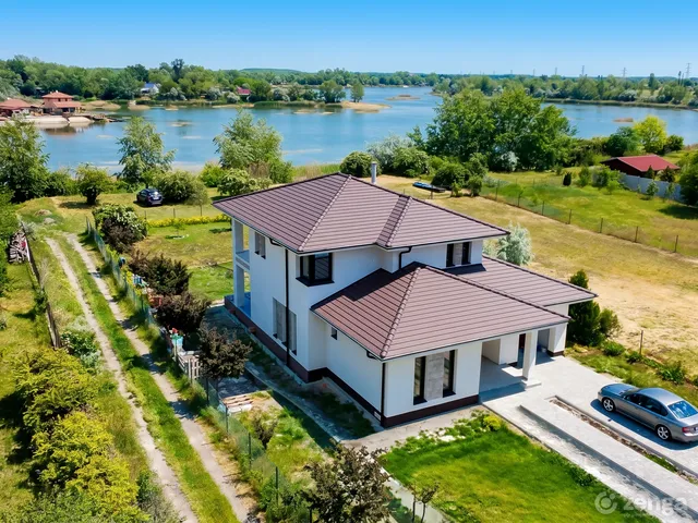Eladó ház Délegyháza 270 nm