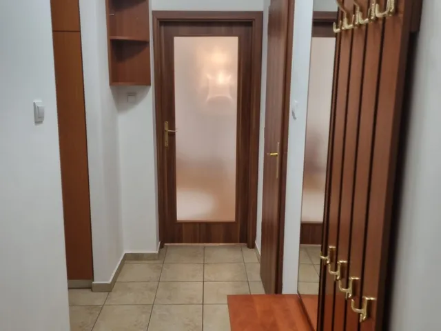 Kiadó lakás Tatabánya, Újváros 42 nm