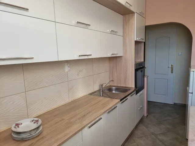 Eladó lakás Tatabánya, Újváros, Köztársaság útja 37 nm