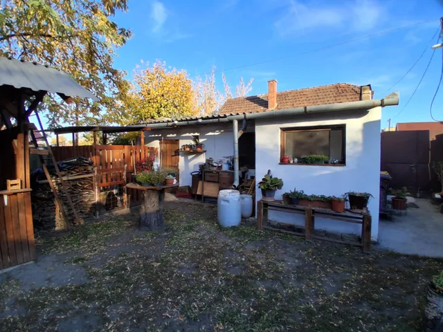 Eladó ház Kecskemét, Hunyadiváros 75 nm