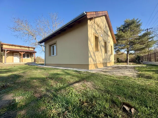 Eladó ház Kiskunfélegyháza, Kertváros 30 nm