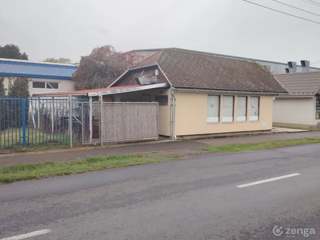 Eladó kereskedelmi és ipari ingatlan Dombóvár, Szuhajdomb 59 nm