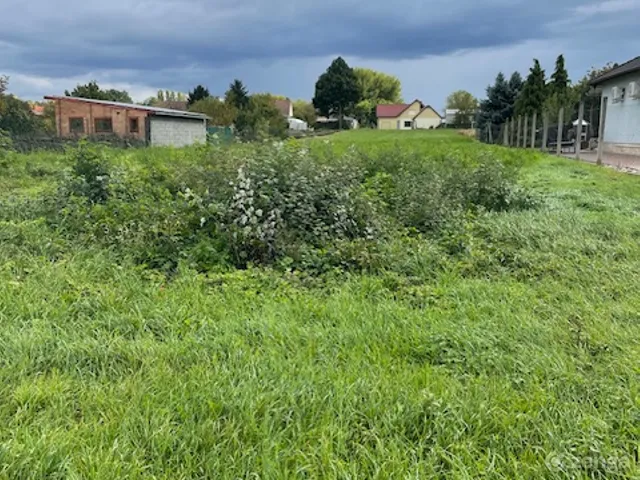 Eladó telek Győrújfalu 1586 nm